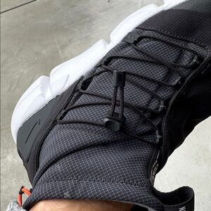 Nike air footscape utility.